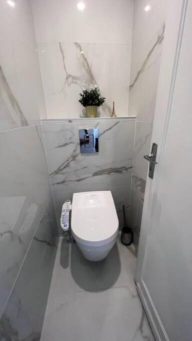 Nice Apartment With Amazing View Of Paris + Parking Eksteriør billede